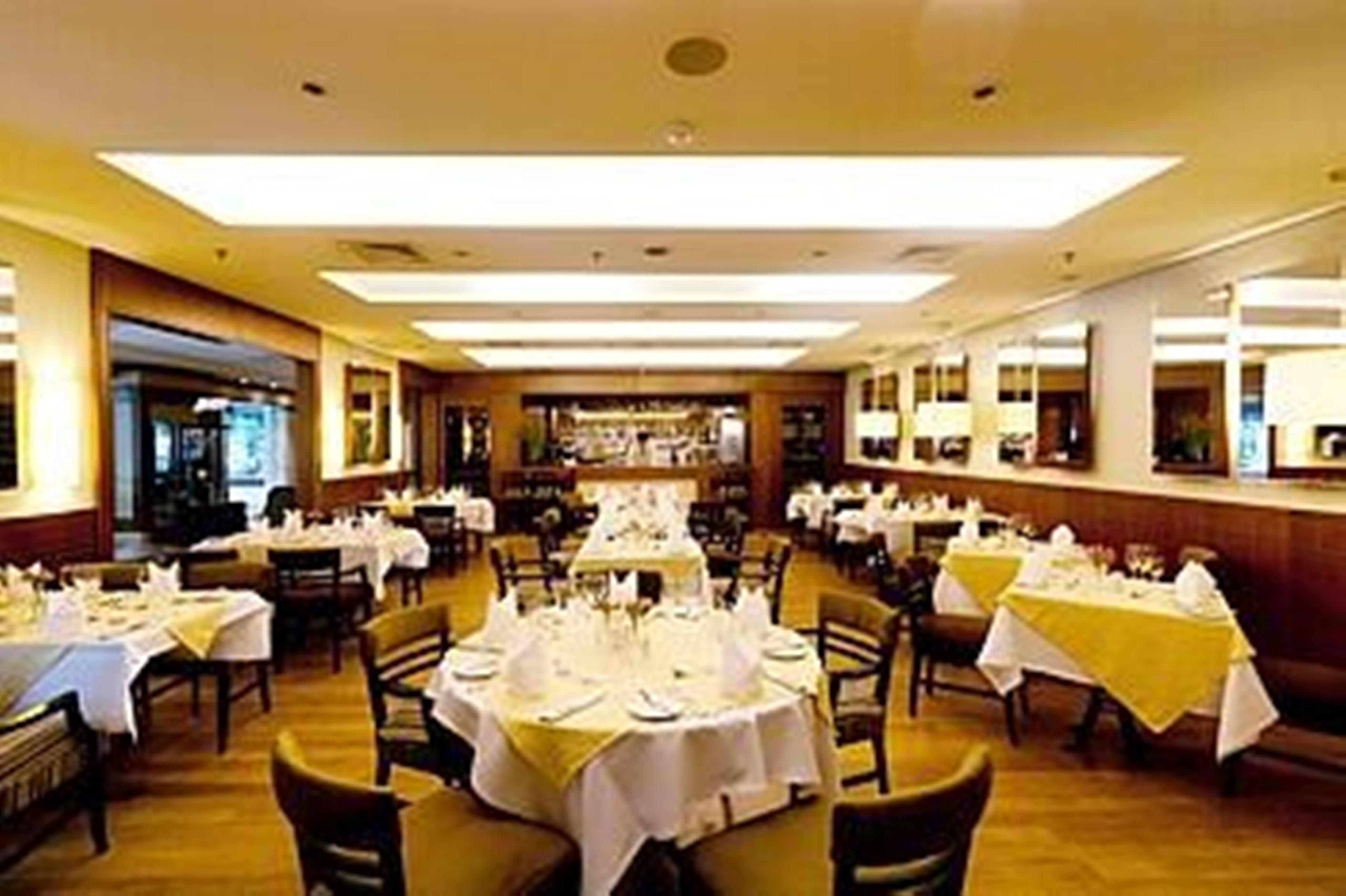Готель Gran Estanplaza Berrini Сан-Паулу Екстер'єр фото The interior of the restaurant
